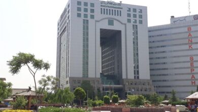 وزارت راه‌وشهرسازی دولت روحانی در سیبل انتقاد سازندگان
