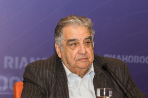 آبل آگانبیگیان، اقتصاددان روس